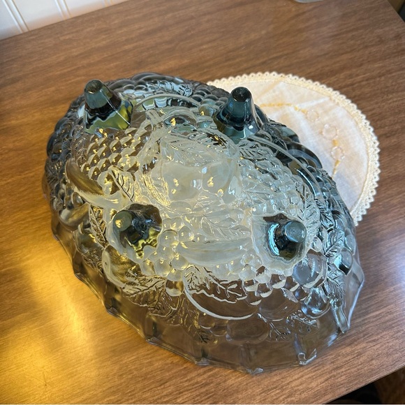 VTG Indiana Glass Pastel Blue Oval 4 Footed Centerpiece Fruit Bowl Harvest Grape - Picture 6 of 13